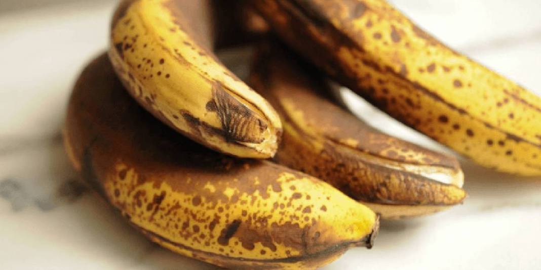 Bir tutam limon, biraz streç film! Muzun kararmasını önleyen yöntem: Uzun süre tazeliğini koruyor… 2